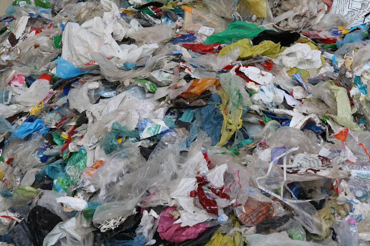 Izgradnja i/ili opremanje postrojenja za sortiranje odvojeno sakupljenog otpadnog papira, kartona, metala, plastike i drugih materijala
