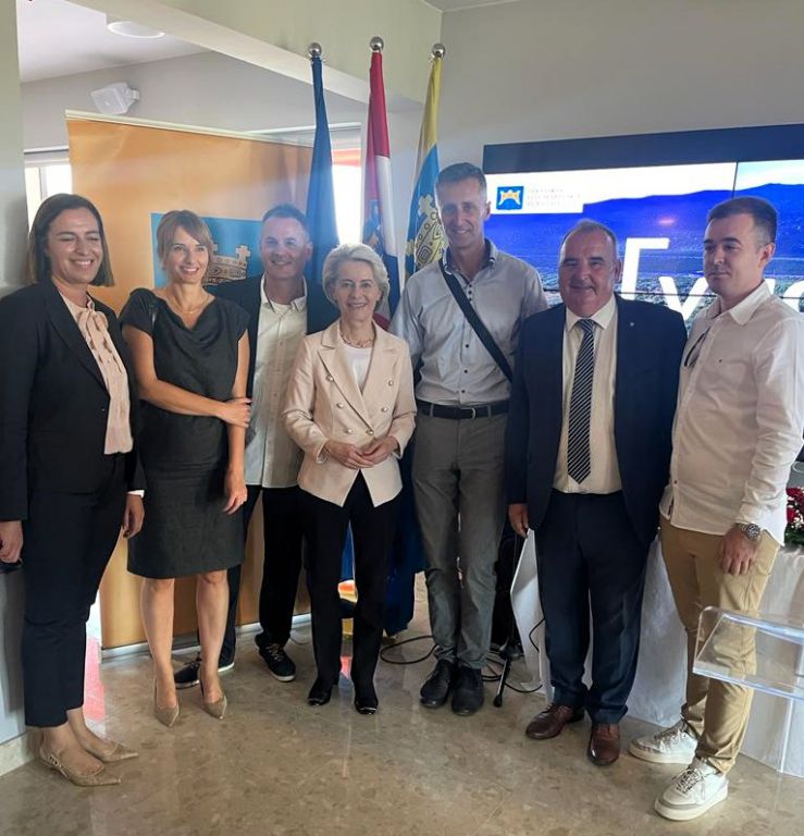 Predsjednica Europske komisije Ursula von der Leyen posjetila objekt Nastavnog regionalnog središta za osposobljavanje operativnih snaga sustava vatrogastva u Vučevici
